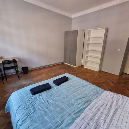 Fantastic Krk - Kr6 Room F Krakow Bagian luar foto